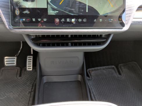 Used 2023 Rivian R1T Adventure image 28