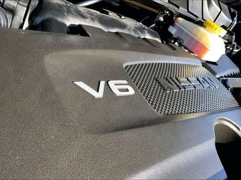 Used 2022 Nissan Pathfinder Platinum w/ Cargo Package image 40