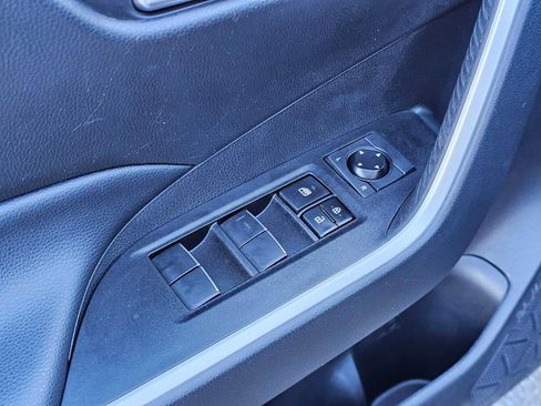 Used 2020 Toyota RAV4 XLE Premium image 23