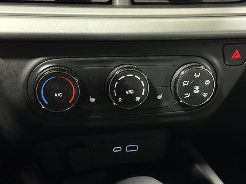 Used 2024 Chevrolet Trax RS FWD image 16