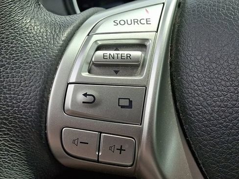 Used 2014 Nissan Rogue SL AWD/4WD image 21