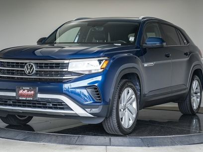 Used 2022 Volkswagen Atlas Cross Sport SE w/ Panoramic Sunroof Package