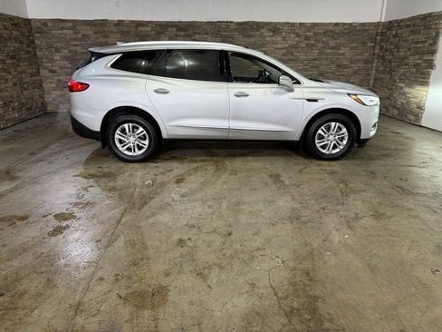 Used 2021 Buick Enclave Essence w/ Sound and Sites Package image 4