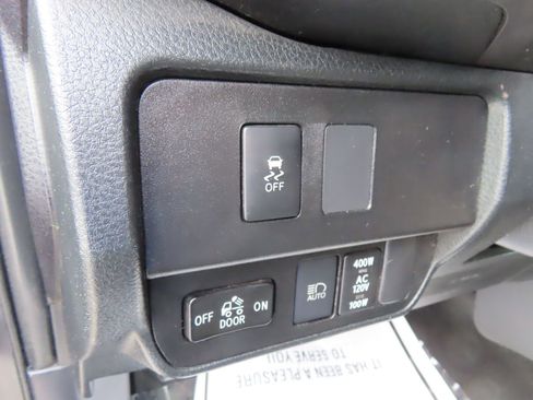 Used 2021 Toyota Tacoma TRD Sport image 14