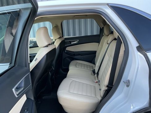Used 2023 Ford Edge SEL w/ Convenience Package AWD/4WD image 16