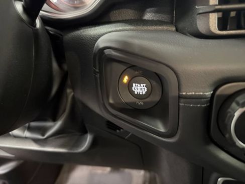 Used 2025 Jeep Gladiator Mojave w/ Safety Group AWD/4WD image 24
