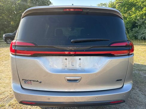 Used 2021 Chrysler Pacifica Touring w/ Cold Weather Group AWD/4WD image 13