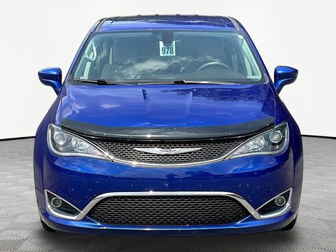 Used 2019 Chrysler Pacifica Touring Plus FWD image 2