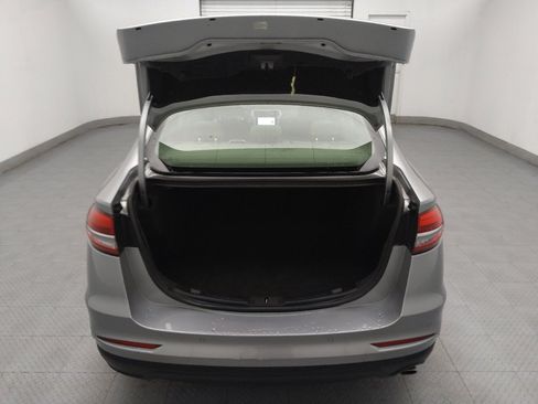 Used 2020 Ford Fusion SE FWD image 29
