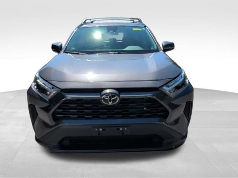 Used 2025 Toyota RAV4 XLE AWD/4WD image 8