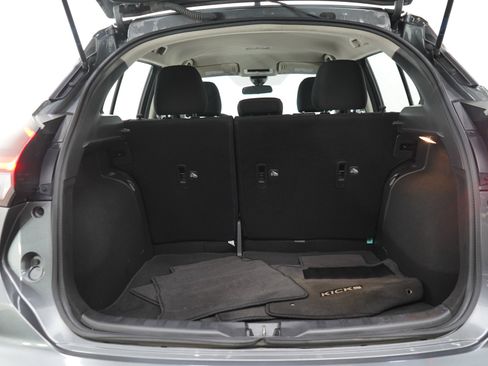 Used 2022 Nissan Kicks SV FWD image 19