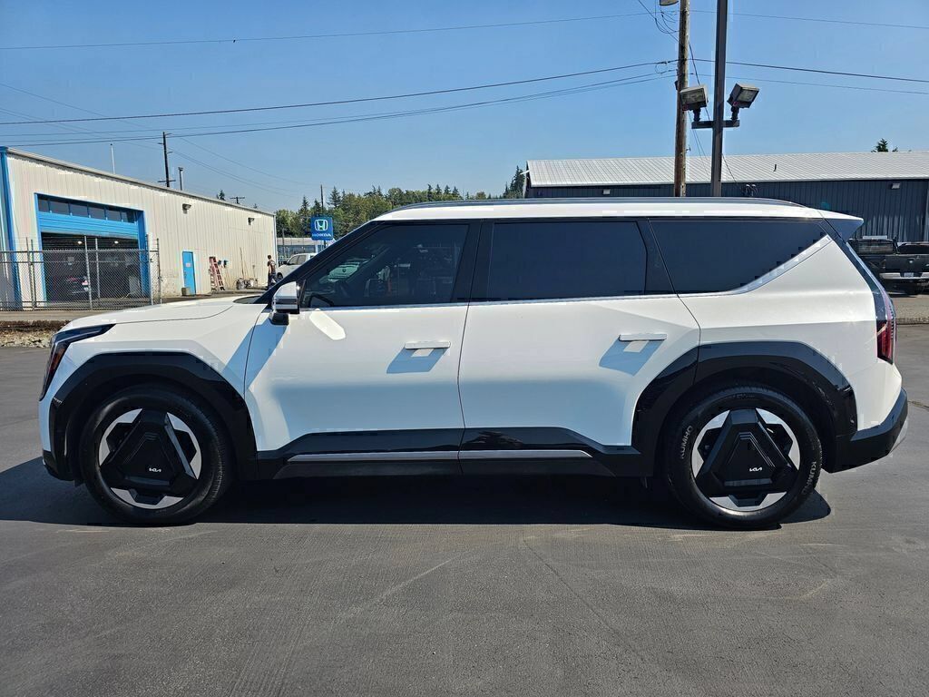 Used 2024 Kia EV9 Land AWD/4WD image 2
