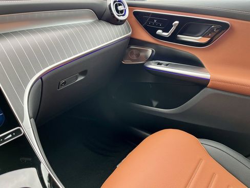 Certified 2025 Mercedes-Benz GLC 300 4MATIC image 44