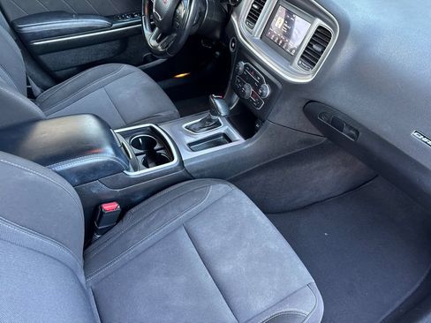 Used 2022 Dodge Charger SXT RWD image 16
