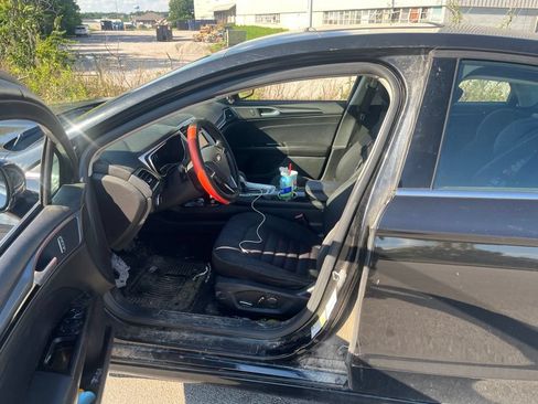 Used 2014 Ford Fusion SE FWD image 6