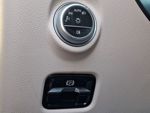 Certified 2023 Mercedes-Benz C 300 4MATIC Sedan image 25