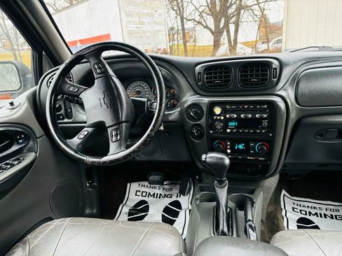 Used 2004 Chevrolet TrailBlazer LT w/ LT Preferred Equipment Group AWD/4WD image 9
