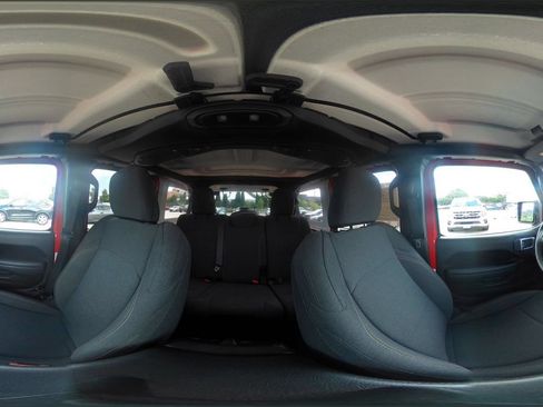 Used 2025 Jeep Wrangler Unlimited Sport AWD/4WD image 39