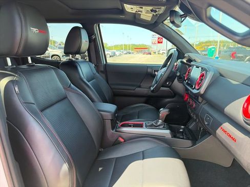 Used 2020 Toyota Tacoma TRD Pro AWD/4WD image 12