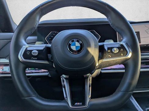 Used 2023 BMW 760i xDrive image 15