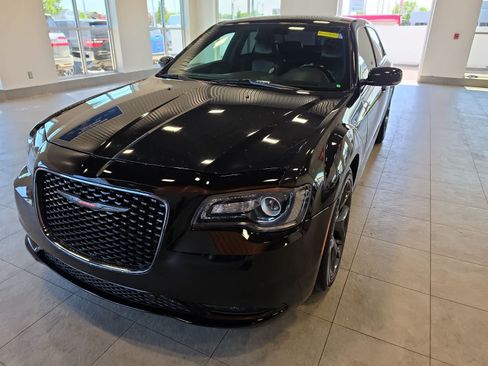 Used 2021 Chrysler 300 S RWD image 2