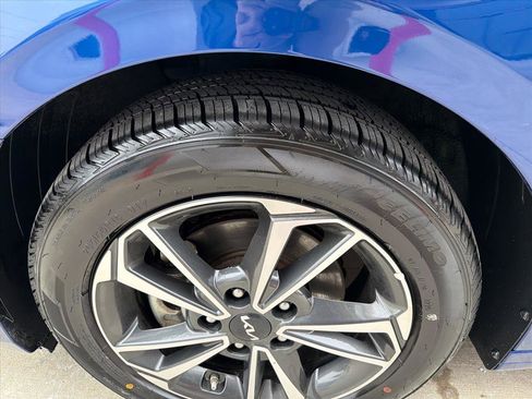 Used 2024 Kia Forte LXS image 5