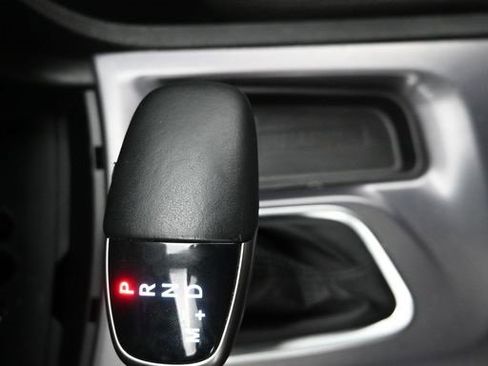 Used 2019 Dodge Charger SXT image 16