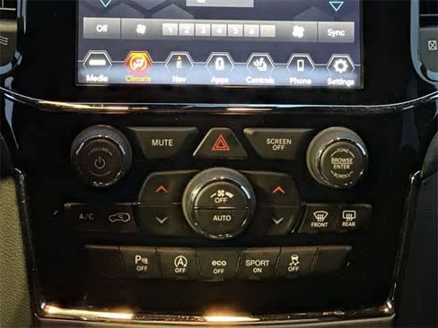 Used 2020 Jeep Grand Cherokee Altitude image 17