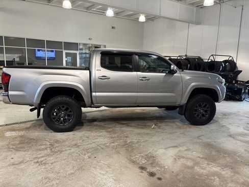 Used 2020 Toyota Tacoma SR5 image 6
