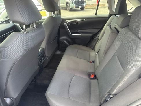 Used 2022 Toyota RAV4 LE image 17