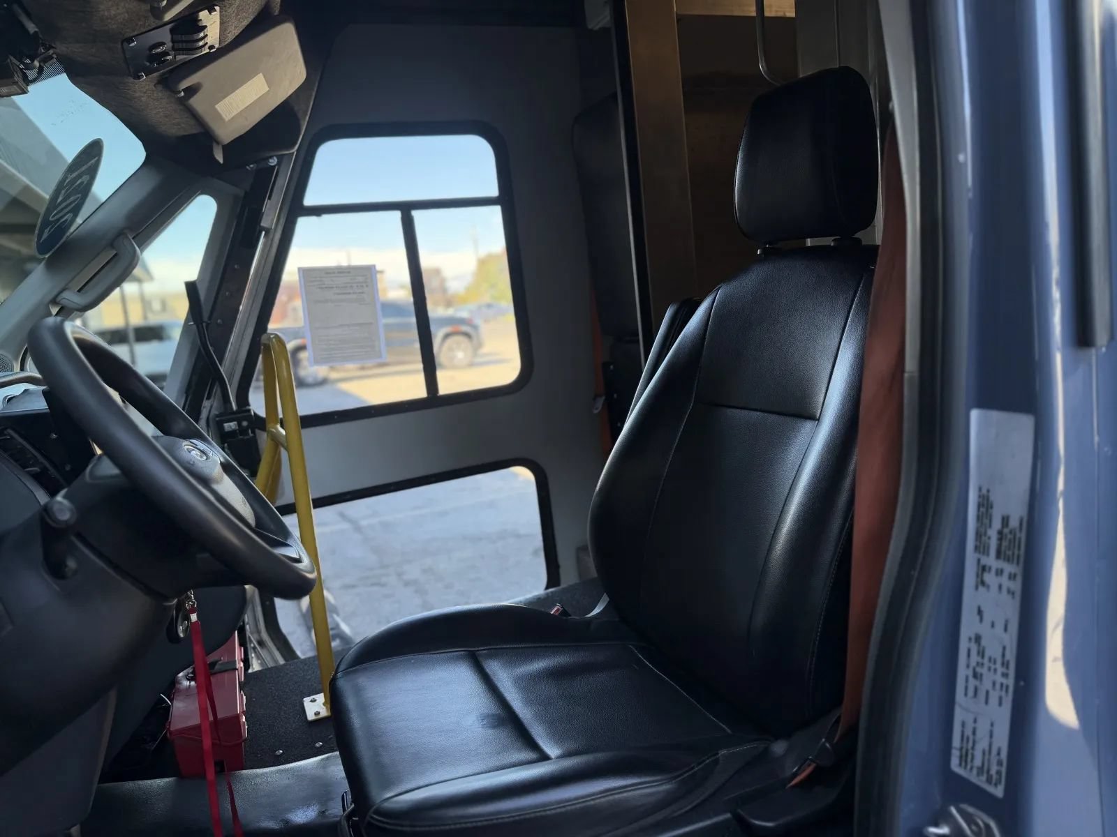 Used 2021 Ford Transit 350 DRW RWD image 11