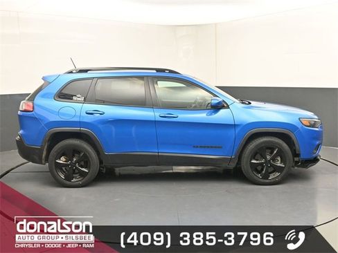 Used 2021 Jeep Cherokee Latitude Plus image 2