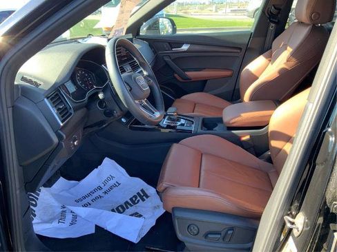 Used 2024 Audi Q5 2.0T Premium w/ Convenience Package image 9