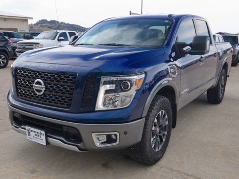 Used 2017 Nissan Titan PRO-4X AWD/4WD image 2