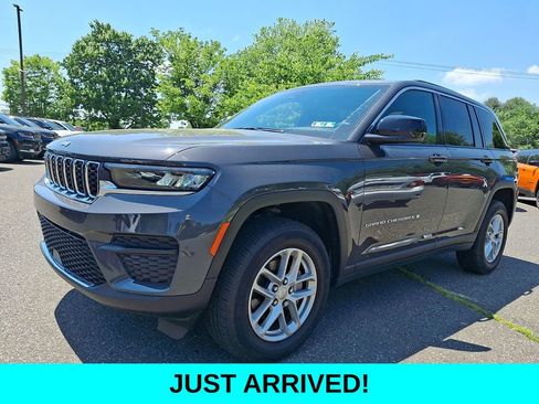 Used 2025 Jeep Grand Cherokee Laredo X w/ Luxury Tech Group I AWD/4WD image 3