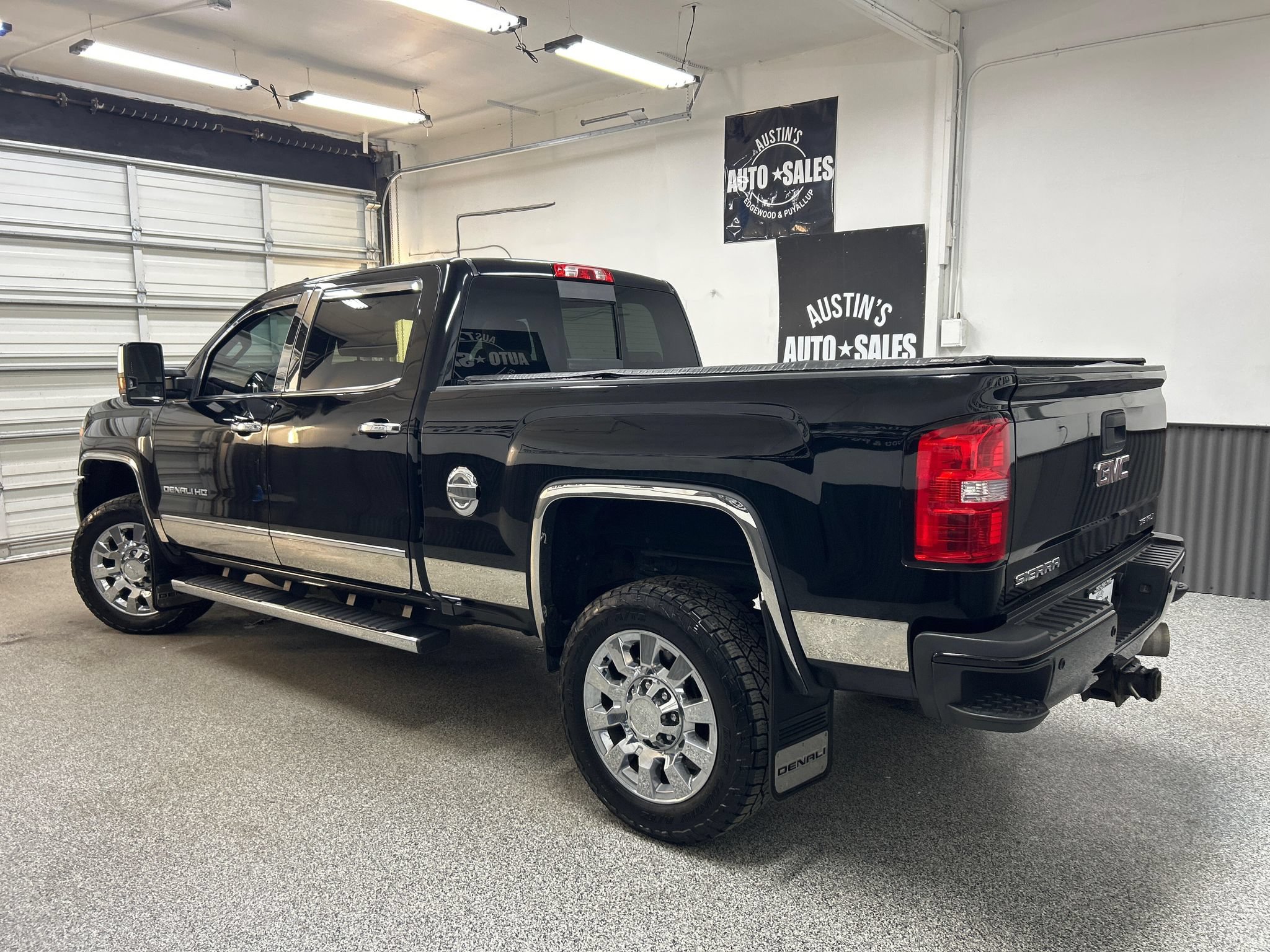 Used 2018 GMC Sierra 2500 Denali AWD/4WD image 4