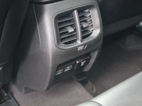 Used 2022 Jeep Cherokee Limited AWD/4WD image 25