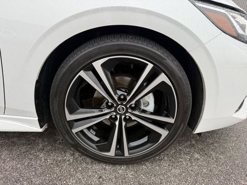 Used 2023 Nissan Sentra SR w/ SR Premium Package image 14