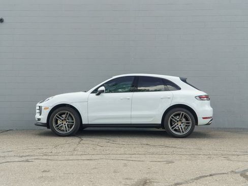 Certified 2019 Porsche Macan S AWD/4WD image 2