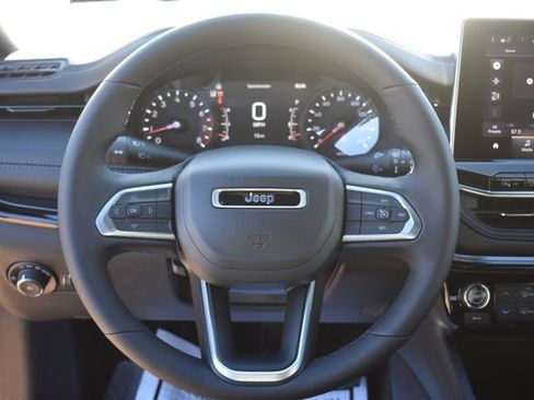 New 2026 Jeep Compass Latitude image 18