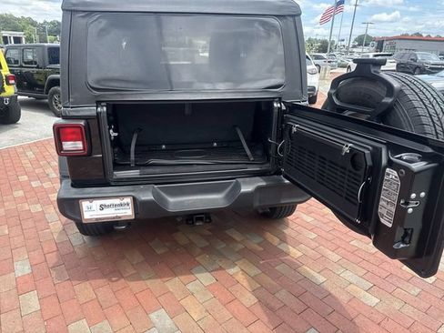 Used 2020 Jeep Wrangler Sport AWD/4WD image 28