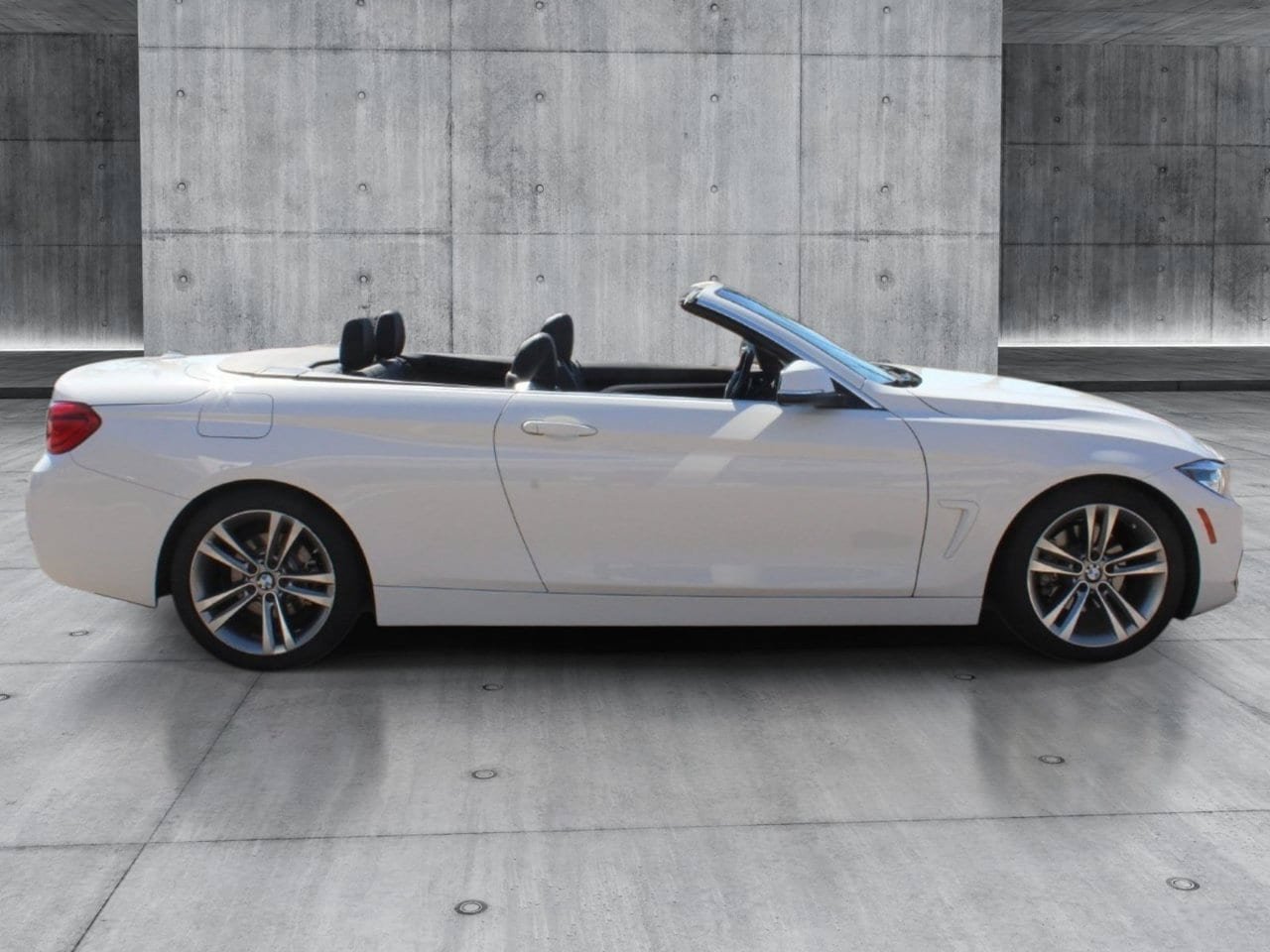 Used 2019 BMW 430i Convertible w/ Convenience Package RWD image 18