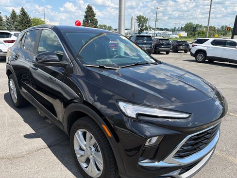 Used 2024 Buick Encore GX Preferred AWD/4WD image 37