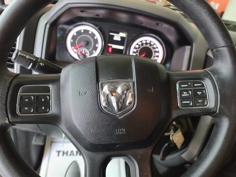 Used 2017 RAM 1500 Express AWD/4WD image 25