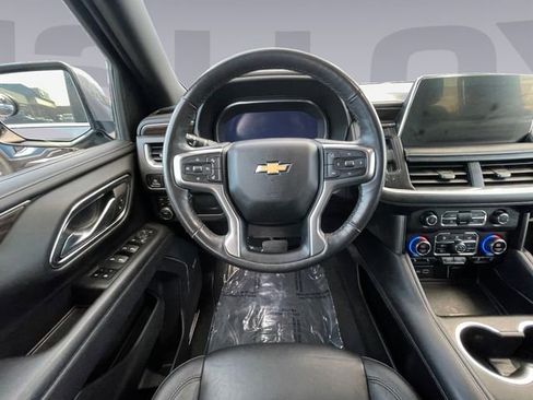 Used 2022 Chevrolet Suburban LT w/ Luxury Package image 13