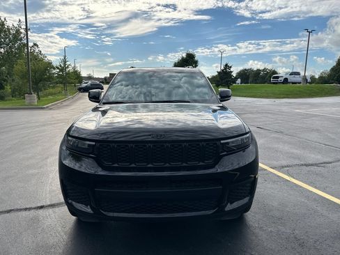 Used 2024 Jeep Grand Cherokee L Altitude AWD/4WD image 8