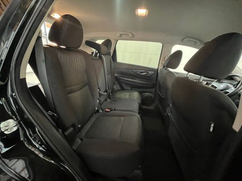 Used 2020 Nissan Rogue SV image 24