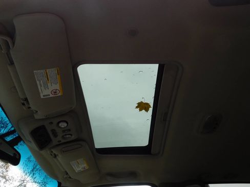 Used 2002 GMC Yukon XL SLT image 16