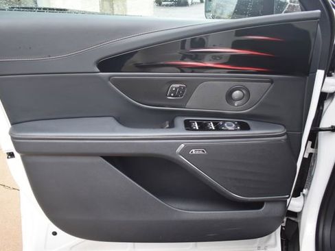 Used 2024 Lincoln Nautilus Reserve w/ Equipment Group 202A image 20