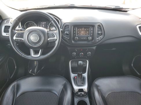 Used 2018 Jeep Compass Latitude image 15